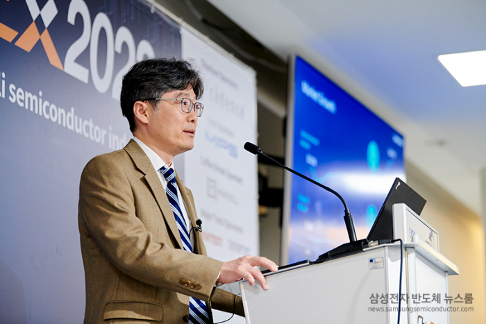 정기봉 삼성전자 파운드리사업부 부사장이 9일 이스라엘에서 열린 '칩엑스 2023'에 참석해 연설하고 있다. 사진=삼성전자 제공