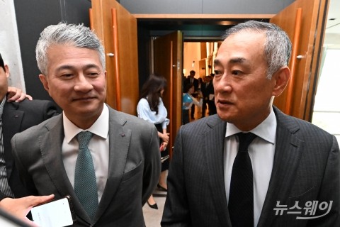 장세주 회장, 8년만의 컴백···인적분할로 승계준비도 본격화(종합)
