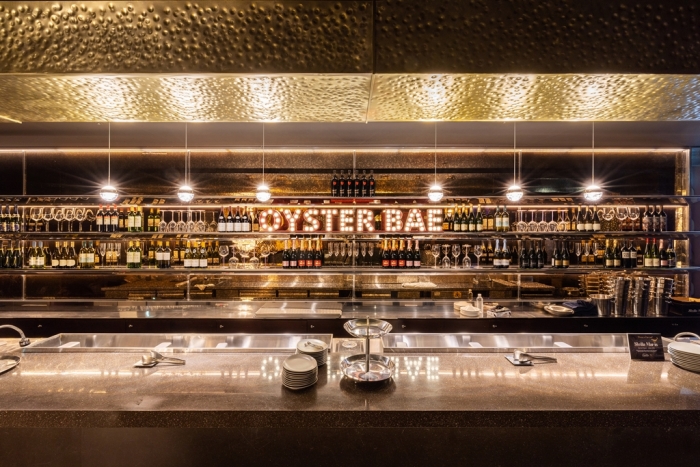 한화호텔앤드리조트 더 플라자가 국내 특급호텔 최초로 오이스터 바 'Oyster 배 by 배식당'을 운영한다. 사진=한화호텔앤드리조트