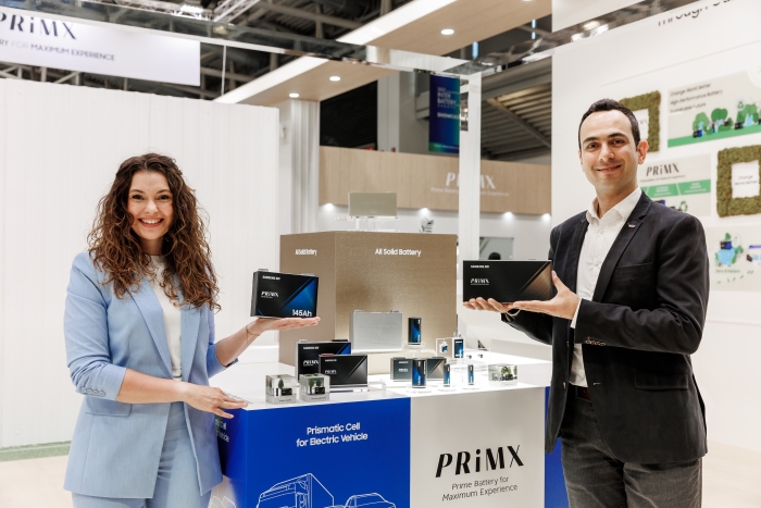 독일 뮌헨에서 개최된 '인터배터리 유럽 2023'에서 삼성SDI가 전고체 배터리를 비롯한 다양한 폼팩터의 PRiMX 배터리를 소개하고 있다. 사진=삼성SDI 제공