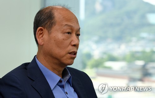락앤락 전 회장, '동남아 법인 자금 횡령' 혐의 부인···"인정할 수 없다"