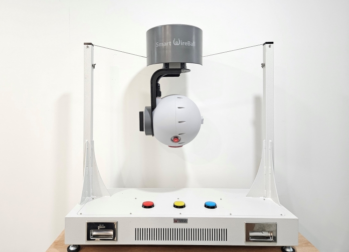 포스코가 로봇솔루션연구그룹, 위드로봇, 에이딘로보틱스와 모바일로봇 기술개발에 나선다. 사진은 위드로봇에서 개발한 스마트 와이어 로봇. 사진=포스코 제공