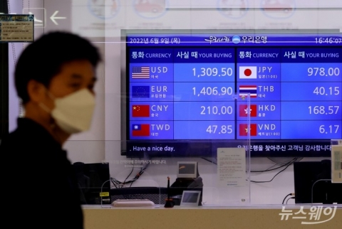 AI 열풍·반도체 바닥론에 원화 강세···&quot;1260원까지 갈 수도&quot;