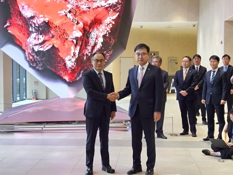 김주현·이복현도 안오는데 거래소 달려온 이원석 검찰총장