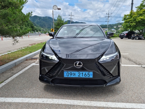 &quot;뭘 좋아할지 몰라서 다 준비했어&quot;···전기차도 렉서스 다웠다