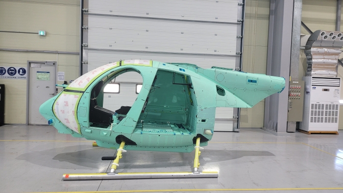 대한항공은 최근 미국 보잉사에 AH-6 헬기 사업 초도 생산 기체 납품을 마쳤다. 사진=대한항공 제공