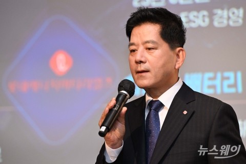 힘 받는 롯데에너지머티리얼즈 김연섭號···실적 악화에도 '닥공 투자'