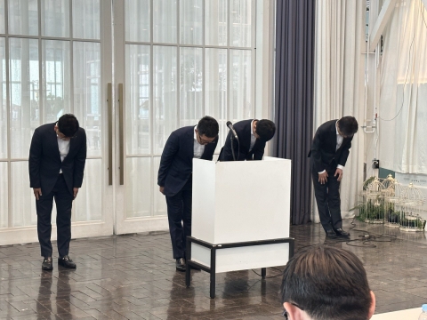 '주가조작 의혹' 원영식 초록뱀 회장 사퇴···그룹 &quot;메자닌 투자 중단&quot;