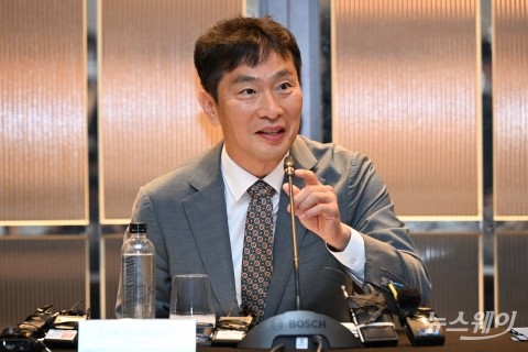 유럽 향한 이복현 금감원장···동남아 이어 두 번째 'K금융 세일즈'