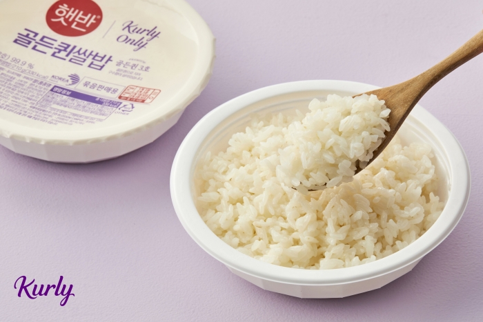 컬리가 CJ제일제당과 공동 개발한 '향긋한 골든퀸쌀밥이 출시 3주 만에 초도 물량 완판을 기록했다. 사진=컬리 제공