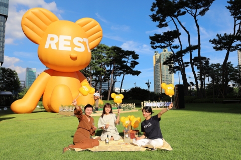 "도심 속 숲캉스"···롯데월드타워, '써머레스트 2023' 진행
