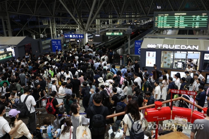태풍 카눈 여파에 일부 열차 운행 중단. 사진=연합뉴스 제공