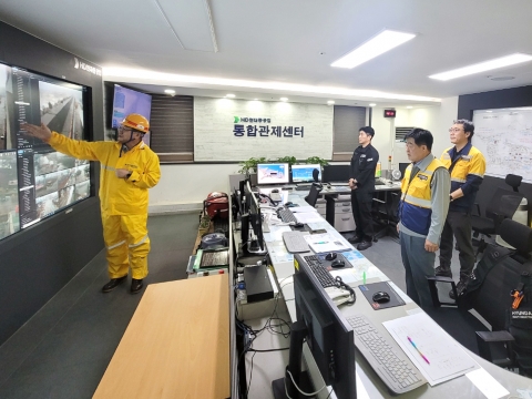 권오갑 HD현대 회장 &quot;태풍 피해 최소화 위해 경각심 유지&quot;