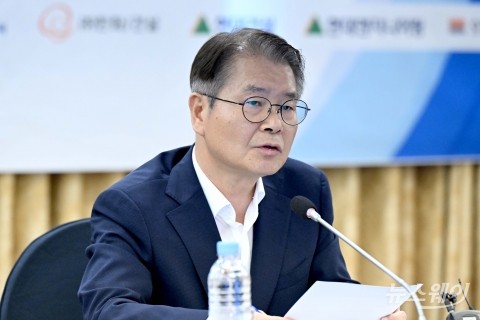연이은 건설 현장 사고에 이정식 노동부 장관 "기본 지켜라"