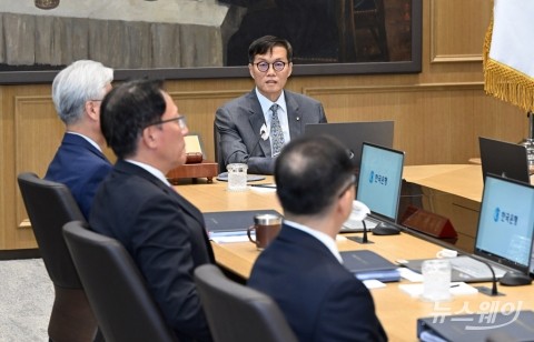 올해 경제성장률 1.4%로 유지···소비자물가는 3.5%(종합)
