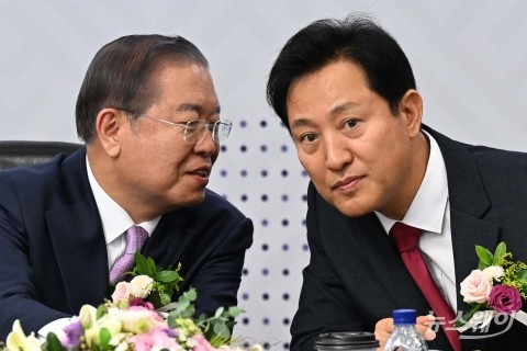 대화 나누는 권영걸 위원장·오세훈 시장