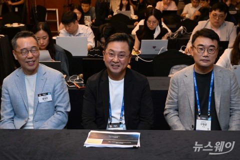 한 자리에 모인 황성우 대표와 송해구·구형준 부장