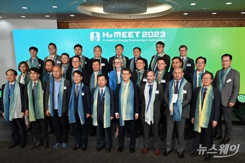 수소산업 미래를 그린 'H2 MEET' 개막···18개국 303개사 참가