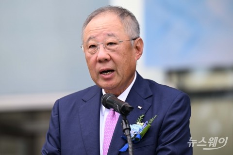 류진 한경협 회장 &quot;새 기술, 신성장동력 발굴 나서야&quot;