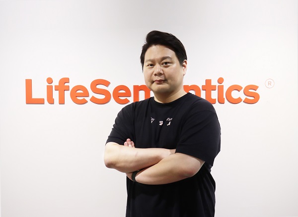 라이프시맨틱스는 기존 서비스사업부문을 ISS (Internet Software & Services) 부문으로 개편하고, 핀테크 기업 비바리퍼블리카(토스) 출신 인사를 임원으로 영입해 서비스 경쟁력을 강화한다고 21일 밝혔다. 사진= 라이프시맨틱스 제공