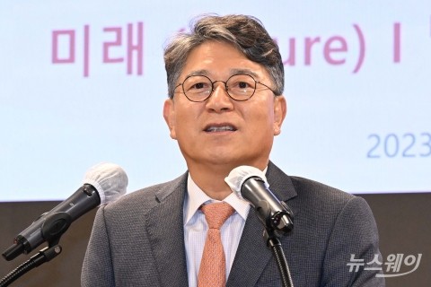 인사말 하는 곽재선 KG모빌리티 회장