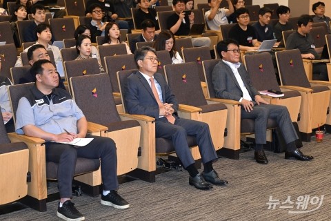 한 자리에 모인 곽재선 회장·정용원 대표이사·선목래 노조위원장