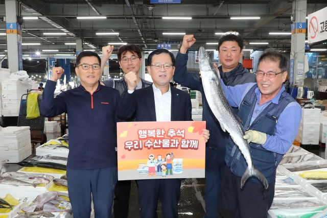 조병규 우리은행장, 가락시장서 '수산물 소비 촉진 캠페인' 동참
