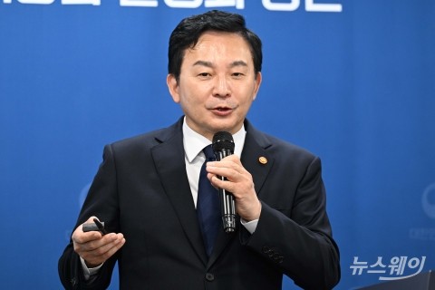 원희룡 &quot;막힌 혈 뚫어 시장 동력 정상 가동이 목표&quot;(일문일답)