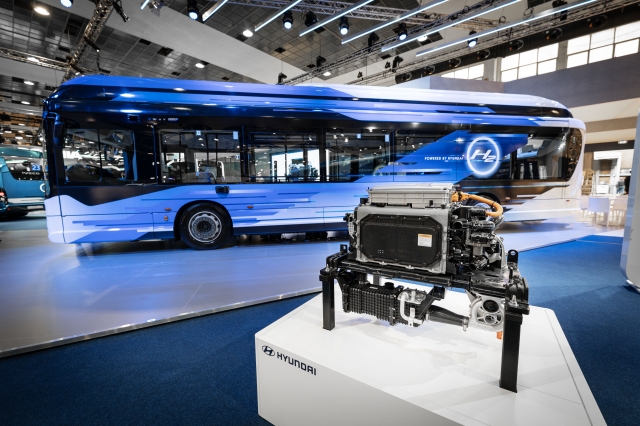 현대자동차-이베코그룹, 수소전기 시내버스 'E-WAY H2' 세계 최초 공개