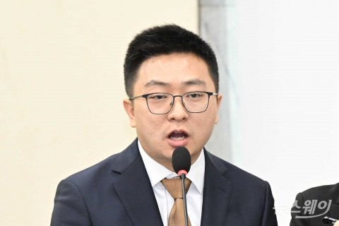 '모조품  판매' 관련 답변하는 레이 장 알리익스프레스 코리아 대표