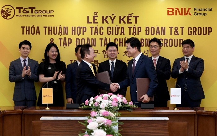 BNK금융지주가 16일 베트남 티앤티그룹과 사업 공동 발굴을 위한 협약을 체결했다. 사진=BNK금융지주 제공