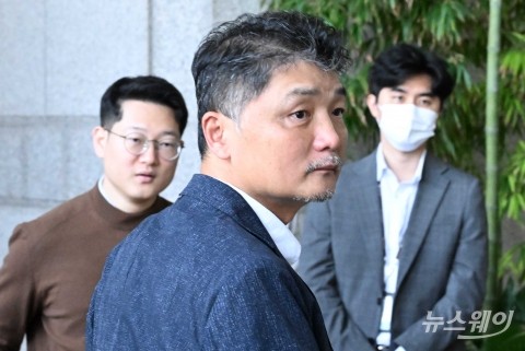 경영 전면에 나선 김범수, '형 동생 문화'부터 없앤다