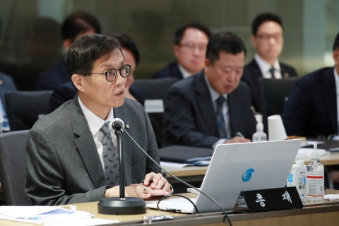 이창용 "금리 동결, 전망대로 갈지 확인 필요해"