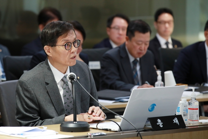 이창용 한국은행 총재가 23일 서울 중구 한국은행에서 열린 국회 기획재정위윈회 국정감사에서 의원들의 질의에 답변하고 있다. 사진=한국은행 제공