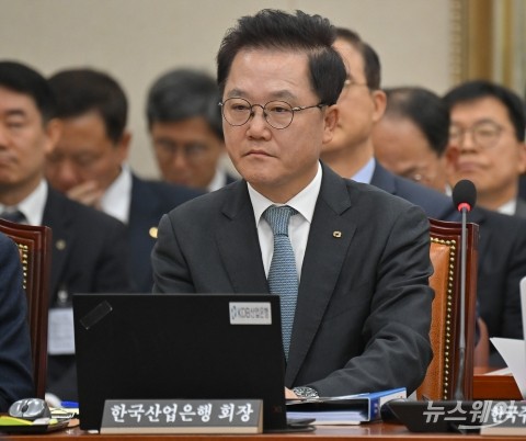 아시아나·HMM 매각 '오리무중'···강석훈, 野 송곳 질의에 국감서 '진땀'(종합)
