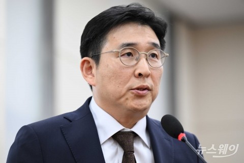 국감장 나선 홍용준 CLS 대표 "주5일 근무 택배기사 40% 이상···근무 여건 좋아"