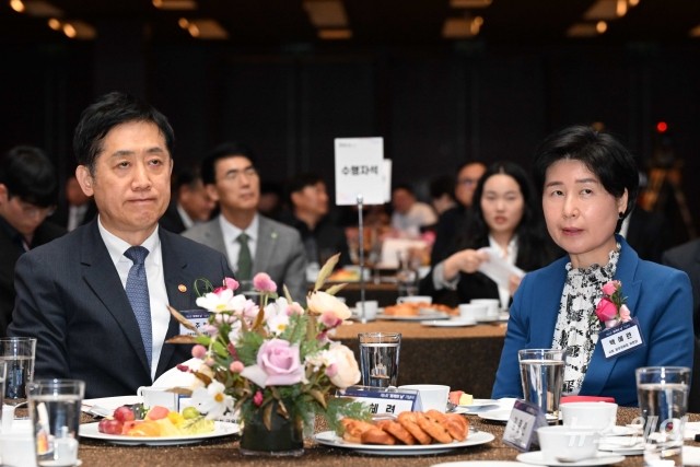'제6회 회계의 날 기념식' 참석한 김주현·백혜련 위원장