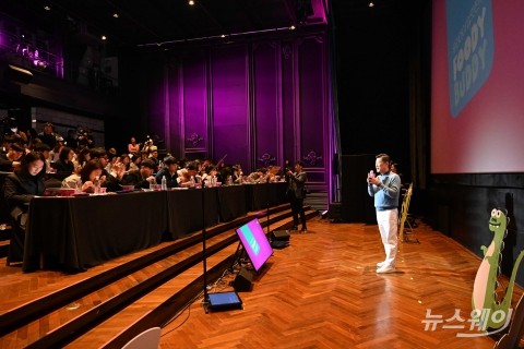 '푸디버디' 론칭 발표하는 김홍국 하림그룹 회장