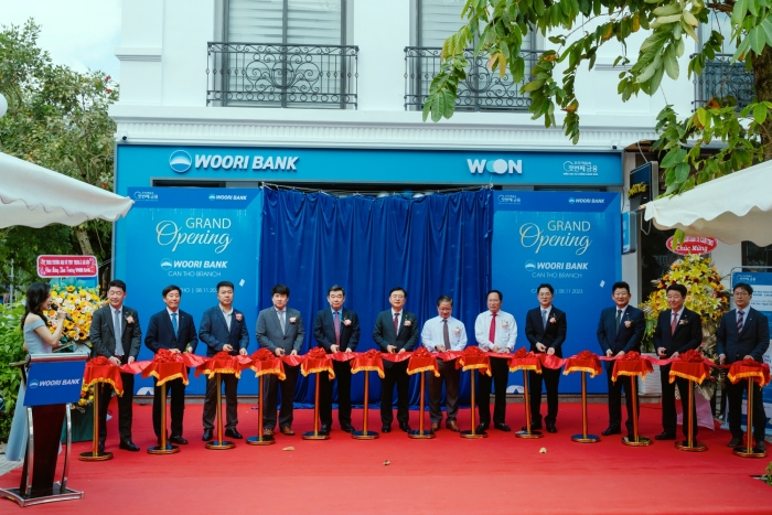 베트남우리은행이 베트남 남부의 중심도시 껀터에 현지 21번째 지점을 열었다. 사진=우리은행 제공