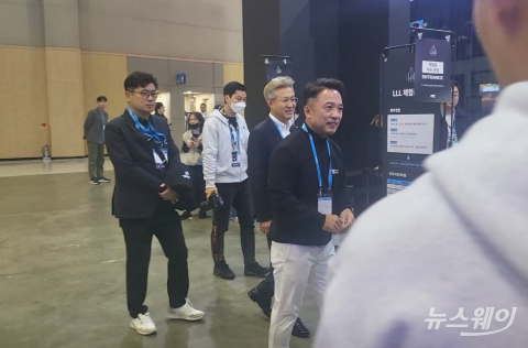 엔씨 김택진 &quot;서브컬처, 메인으로 바뀌어···MMO外 장르 선도 노력&quot;