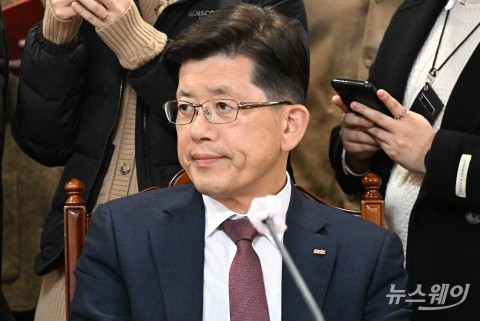 빈대인 BNK금융 회장 &quot;브랜드 리디자인으로 한계 돌파&quot;