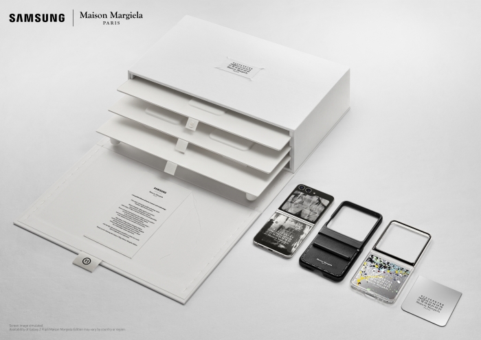 삼성전자가 메종 마르지엘라와 협업한 '갤럭시 Z 플립5 메종 마르지엘라 에디션'을 공개했다. 사진=삼성전자 제공