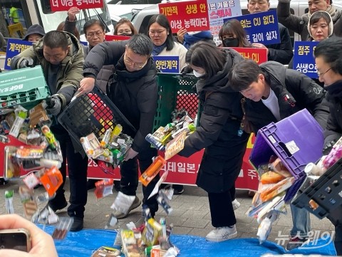 "상생 가장한 밀어내기"···CU-가맹점주, 내년도 상생안 두고 갈등 증폭