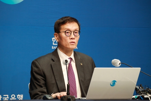 이창용 한은 총재 &quot;물가 안정 확신 때까지 긴축 기조 장기간 지속할 것&quot;