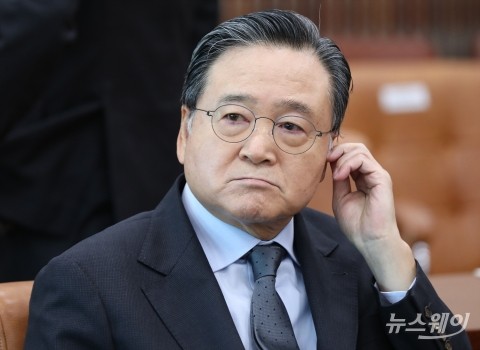 허영인 SPC 회장 구속 5개월만 석방···법원 보석 허가