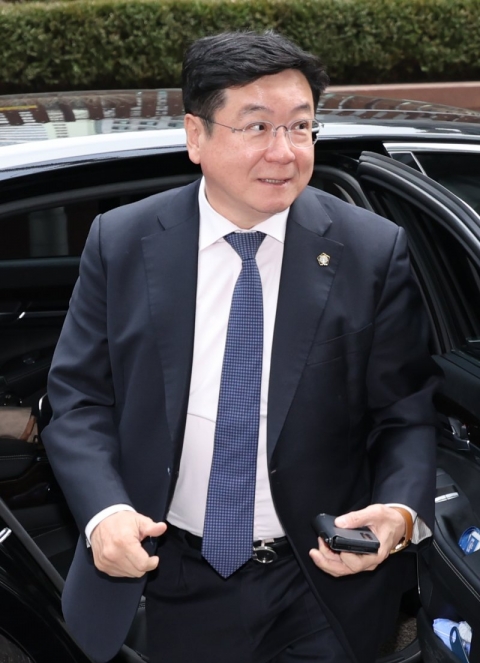 이찬희 &quot;책임경영 차원서 이재용 삼성전자 회장 이사회 복귀 서둘러야&quot;