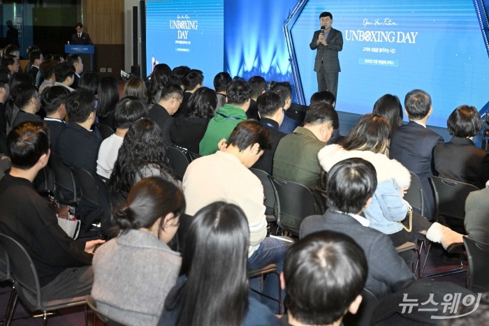 노삼석 한진 대표이사가 19일 오후 서울 강남구 코엑스에서 열린 제1회 '고객의 내일을 열어주는 시간 UNBOXING DAY'에서 환영사를 하고 있다. 사진=강민석 기자 kms@newsway.co.kr