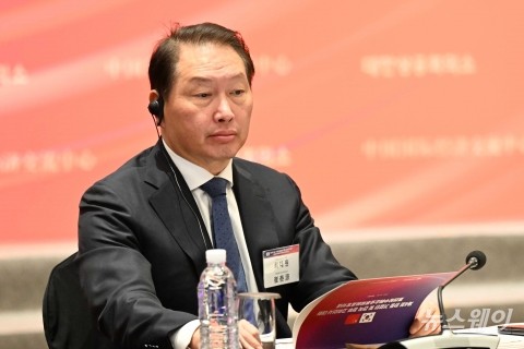 최태원 회장 "지금 손익보다 먼 미래 바라보는 기업 활동 해야"