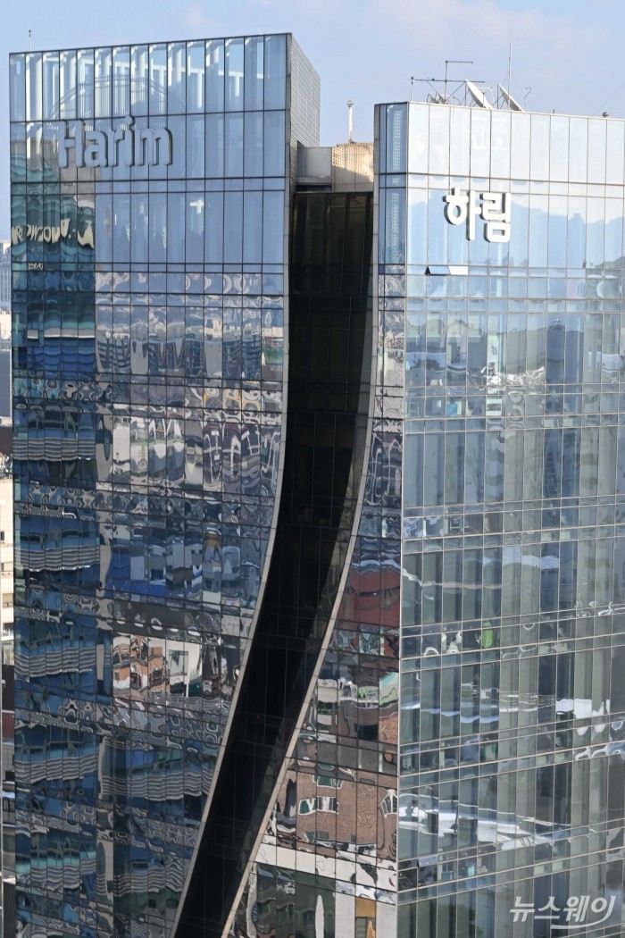 합쳤다 다시 분리하는 하림산업···'돈 가뭄' 해결이 최대 관건