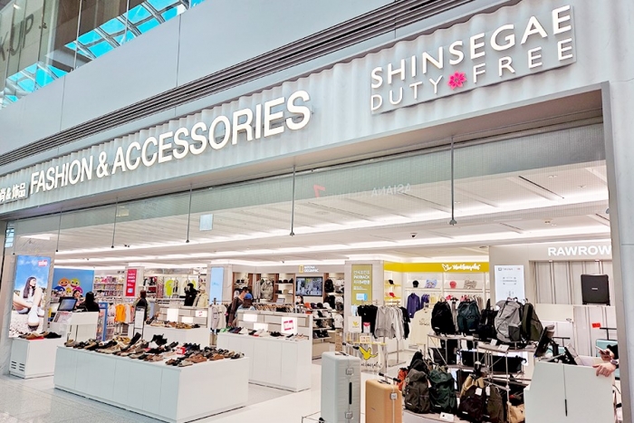 신세계면세점이 인천국제공항에 총 68개의 패션 브랜드를 모아 놓은 복합패션매장을 오픈했다. 사진=신세계면세점 제공